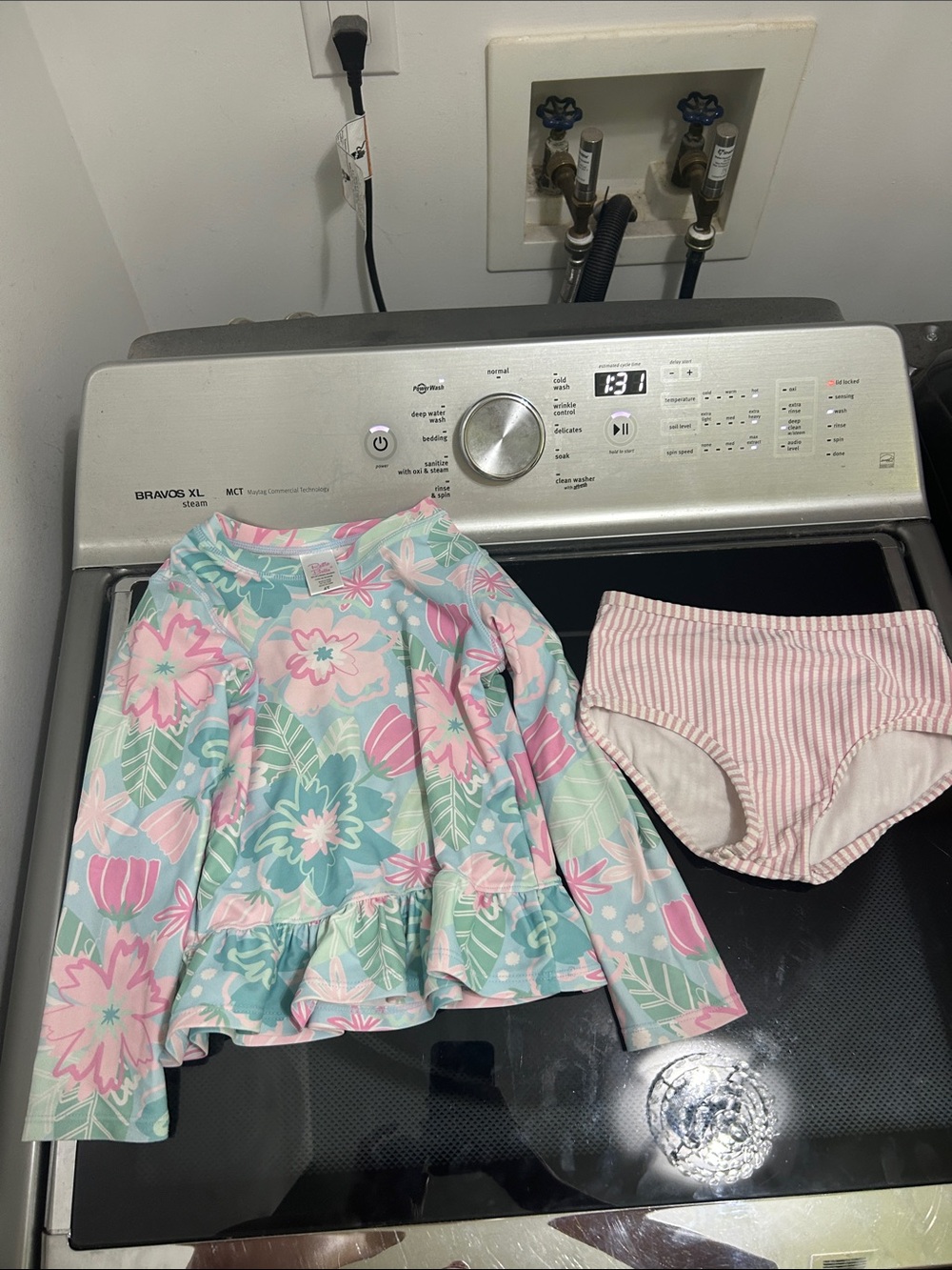 Girls 4t two piece bathing suit swim suit rash guard tropical flowers seersucker